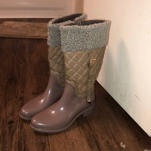 Quilted rain boots
